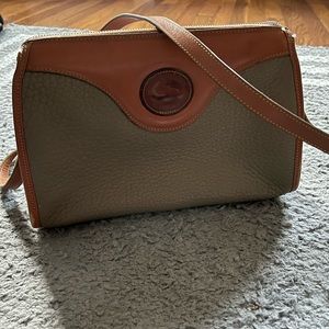 Vintage dooney & bourke crossbody bag